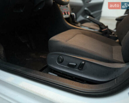 Белый Фольксваген Пассат, объемом двигателя 2 л и пробегом 273 тыс. км за 8300 $, фото 29 на Automoto.ua