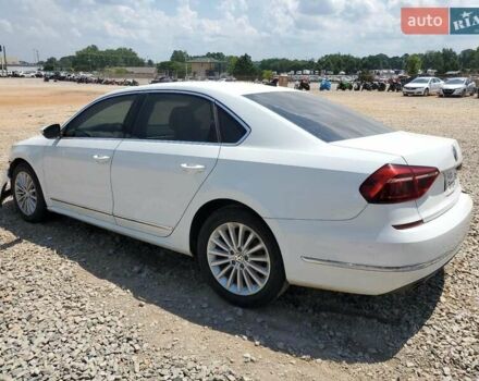 Белый Фольксваген Пассат, объемом двигателя 1.8 л и пробегом 129 тыс. км за 2200 $, фото 1 на Automoto.ua