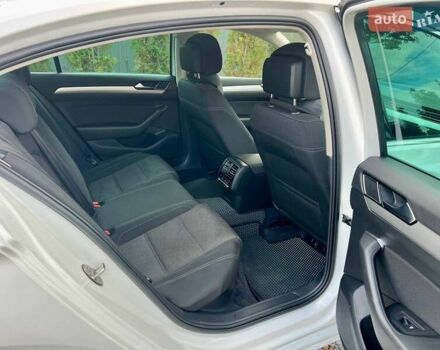 Белый Фольксваген Пассат, объемом двигателя 1.97 л и пробегом 240 тыс. км за 17900 $, фото 73 на Automoto.ua