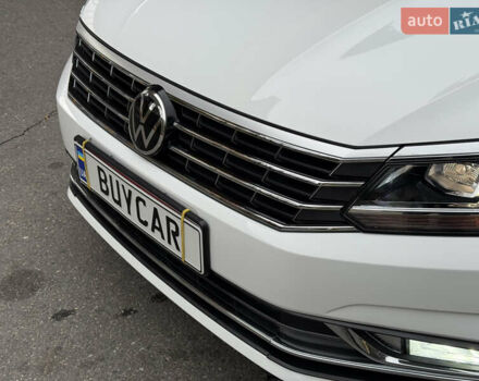 Белый Фольксваген Пассат, объемом двигателя 1.8 л и пробегом 57 тыс. км за 11299 $, фото 16 на Automoto.ua