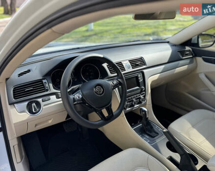 Белый Фольксваген Пассат, объемом двигателя 1.8 л и пробегом 78 тыс. км за 13800 $, фото 23 на Automoto.ua