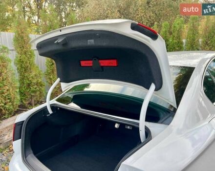 Белый Фольксваген Пассат, объемом двигателя 1.97 л и пробегом 240 тыс. км за 17900 $, фото 86 на Automoto.ua