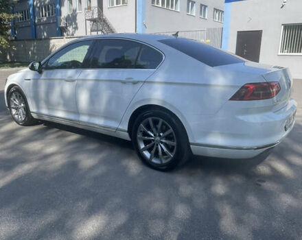 Белый Фольксваген Пассат, объемом двигателя 1.97 л и пробегом 123 тыс. км за 23499 $, фото 3 на Automoto.ua