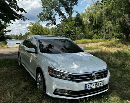 Белый Фольксваген Пассат, объемом двигателя 1.8 л и пробегом 144 тыс. км за 15390 $, фото 6 на Automoto.ua