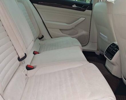 Белый Фольксваген Пассат, объемом двигателя 2 л и пробегом 200 тыс. км за 22500 $, фото 47 на Automoto.ua