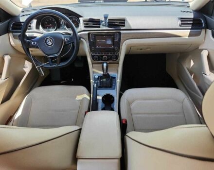 Белый Фольксваген Пассат, объемом двигателя 1.8 л и пробегом 72 тыс. км за 8659 $, фото 8 на Automoto.ua