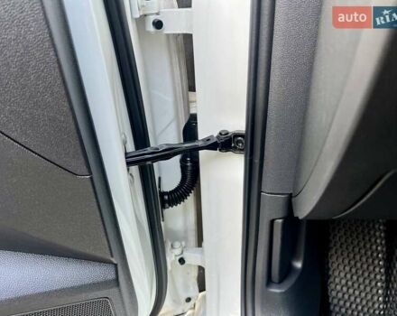 Белый Фольксваген Пассат, объемом двигателя 1.97 л и пробегом 240 тыс. км за 17900 $, фото 39 на Automoto.ua