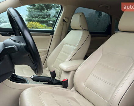 Білий Фольксваген Пассат, об'ємом двигуна 1.98 л та пробігом 115 тис. км за 12999 $, фото 8 на Automoto.ua