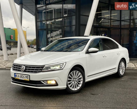 Белый Фольксваген Пассат, объемом двигателя 1.8 л и пробегом 198 тыс. км за 11950 $, фото 3 на Automoto.ua