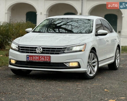 Белый Фольксваген Пассат, объемом двигателя 1.8 л и пробегом 150 тыс. км за 14600 $, фото 15 на Automoto.ua