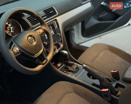 Белый Фольксваген Пассат, объемом двигателя 2 л и пробегом 273 тыс. км за 8300 $, фото 22 на Automoto.ua