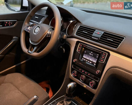 Белый Фольксваген Пассат, объемом двигателя 2 л и пробегом 273 тыс. км за 8300 $, фото 19 на Automoto.ua