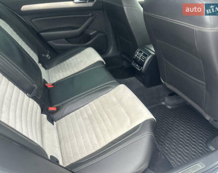 Белый Фольксваген Пассат, объемом двигателя 1.97 л и пробегом 178 тыс. км за 18900 $, фото 16 на Automoto.ua