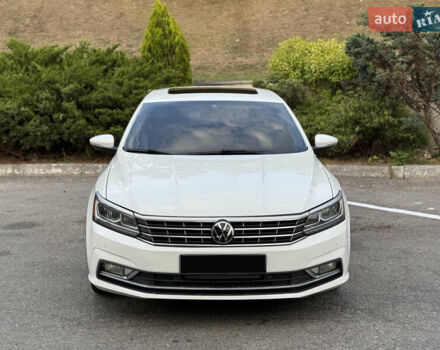 Білий Фольксваген Пассат, об'ємом двигуна 3.6 л та пробігом 136 тис. км за 17500 $, фото 1 на Automoto.ua