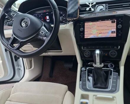 Белый Фольксваген Пассат, объемом двигателя 2 л и пробегом 200 тыс. км за 22500 $, фото 35 на Automoto.ua