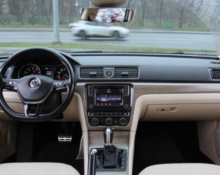 Белый Фольксваген Пассат, объемом двигателя 3.6 л и пробегом 136 тыс. км за 15500 $, фото 11 на Automoto.ua