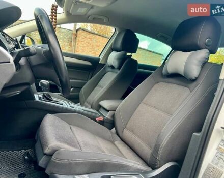 Белый Фольксваген Пассат, объемом двигателя 1.97 л и пробегом 240 тыс. км за 17900 $, фото 46 на Automoto.ua