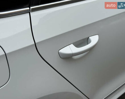 Белый Фольксваген Пассат, объемом двигателя 1.8 л и пробегом 57 тыс. км за 11299 $, фото 25 на Automoto.ua