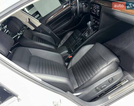 Белый Фольксваген Пассат, объемом двигателя 2 л и пробегом 140 тыс. км за 26000 $, фото 31 на Automoto.ua