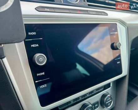 Белый Фольксваген Пассат, объемом двигателя 1.97 л и пробегом 240 тыс. км за 17900 $, фото 56 на Automoto.ua