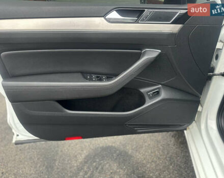 Белый Фольксваген Пассат, объемом двигателя 1.97 л и пробегом 178 тыс. км за 18900 $, фото 13 на Automoto.ua