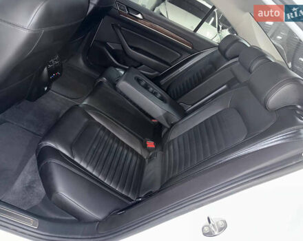 Белый Фольксваген Пассат, объемом двигателя 2 л и пробегом 140 тыс. км за 26000 $, фото 25 на Automoto.ua