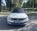 Белый Фольксваген Пассат, объемом двигателя 1.97 л и пробегом 123 тыс. км за 23499 $, фото 1 на Automoto.ua
