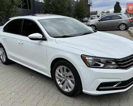 Білий Фольксваген Пассат, об'ємом двигуна 0 л та пробігом 175 тис. км за 13500 $, фото 1 на Automoto.ua