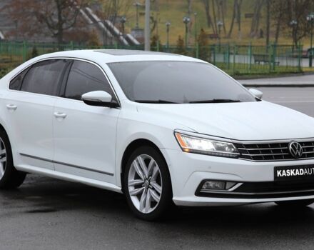 Белый Фольксваген Пассат, объемом двигателя 3.6 л и пробегом 136 тыс. км за 15500 $, фото 2 на Automoto.ua