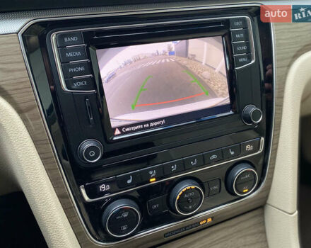 Белый Фольксваген Пассат, объемом двигателя 1.8 л и пробегом 198 тыс. км за 11950 $, фото 15 на Automoto.ua