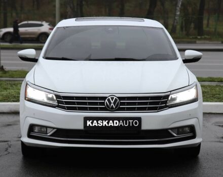Белый Фольксваген Пассат, объемом двигателя 3.6 л и пробегом 136 тыс. км за 15500 $, фото 1 на Automoto.ua