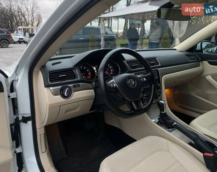 Белый Фольксваген Пассат, объемом двигателя 1.8 л и пробегом 167 тыс. км за 13990 $, фото 26 на Automoto.ua