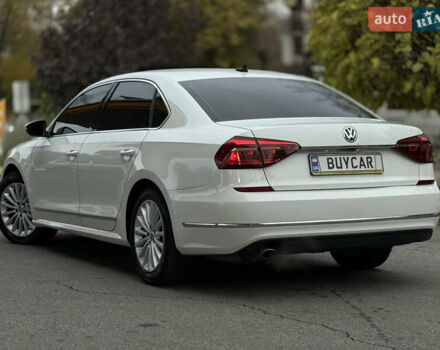 Белый Фольксваген Пассат, объемом двигателя 1.8 л и пробегом 57 тыс. км за 11299 $, фото 2 на Automoto.ua