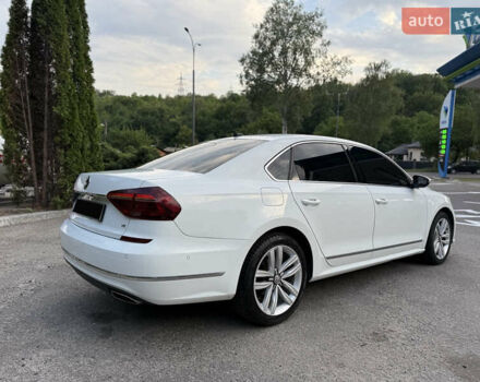 Білий Фольксваген Пассат, об'ємом двигуна 3.6 л та пробігом 136 тис. км за 17500 $, фото 5 на Automoto.ua