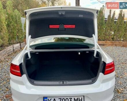 Белый Фольксваген Пассат, объемом двигателя 1.97 л и пробегом 240 тыс. км за 17900 $, фото 85 на Automoto.ua