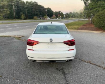 Белый Фольксваген Пассат, объемом двигателя 1.8 л и пробегом 64 тыс. км за 4600 $, фото 6 на Automoto.ua