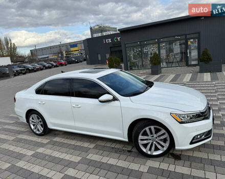 Фольксваген Пассат 2017 в Львове на Automoto.ua Белый Фольксваген Пассат, объемом двигателя 2 л и пробегом 88 тыс. км за 15900 $, фото 11 на Automoto.ua