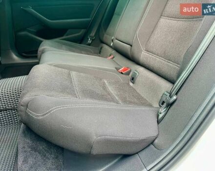 Белый Фольксваген Пассат, объемом двигателя 1.97 л и пробегом 240 тыс. км за 17900 $, фото 64 на Automoto.ua