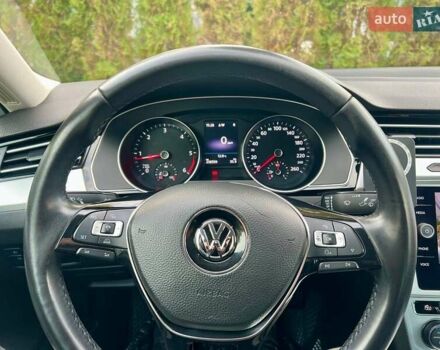 Белый Фольксваген Пассат, объемом двигателя 1.97 л и пробегом 240 тыс. км за 17900 $, фото 92 на Automoto.ua