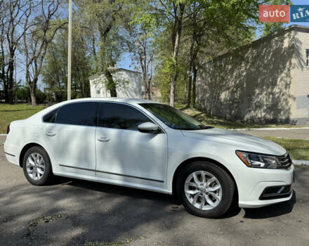 Белый Фольксваген Пассат, объемом двигателя 1.8 л и пробегом 78 тыс. км за 13800 $, фото 11 на Automoto.ua