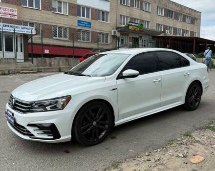 Белый Фольксваген Пассат, объемом двигателя 1.98 л и пробегом 140 тыс. км за 15600 $, фото 7 на Automoto.ua