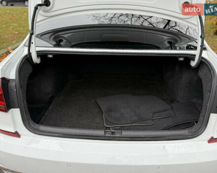 Белый Фольксваген Пассат, объемом двигателя 1.8 л и пробегом 150 тыс. км за 14600 $, фото 34 на Automoto.ua