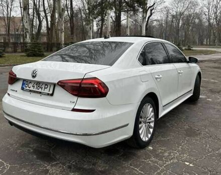 Білий Фольксваген Пассат, об'ємом двигуна 1.8 л та пробігом 132 тис. км за 10000 $, фото 3 на Automoto.ua