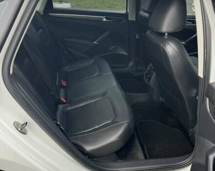 Белый Фольксваген Пассат, объемом двигателя 1.8 л и пробегом 203 тыс. км за 9900 $, фото 5 на Automoto.ua