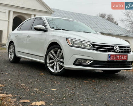 Белый Фольксваген Пассат, объемом двигателя 1.8 л и пробегом 150 тыс. км за 14600 $, фото 3 на Automoto.ua