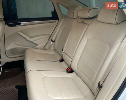 Белый Фольксваген Пассат, объемом двигателя 1.8 л и пробегом 198 тыс. км за 11990 $, фото 21 на Automoto.ua