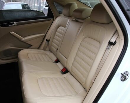 Белый Фольксваген Пассат, объемом двигателя 3.6 л и пробегом 136 тыс. км за 15500 $, фото 7 на Automoto.ua