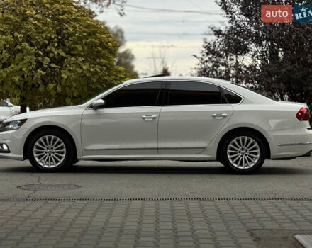 Белый Фольксваген Пассат, объемом двигателя 1.8 л и пробегом 57 тыс. км за 11299 $, фото 1 на Automoto.ua