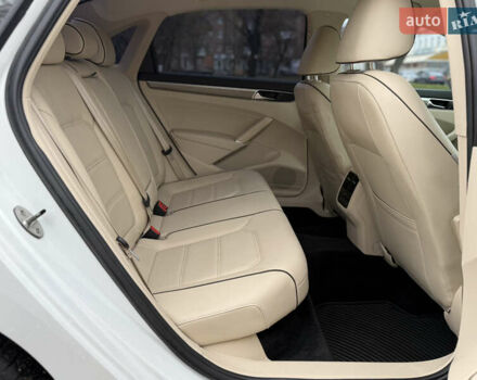 Белый Фольксваген Пассат, объемом двигателя 1.8 л и пробегом 150 тыс. км за 14600 $, фото 36 на Automoto.ua