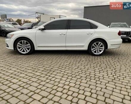 Білий Фольксваген Пассат, об'ємом двигуна 2 л та пробігом 73 тис. км за 17900 $, фото 3 на Automoto.ua